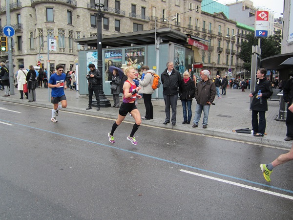 Topptid av syrran i Barcelona Marathon