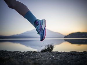 nya ASICS fuji-speed trailskor för terränglöpning 2023