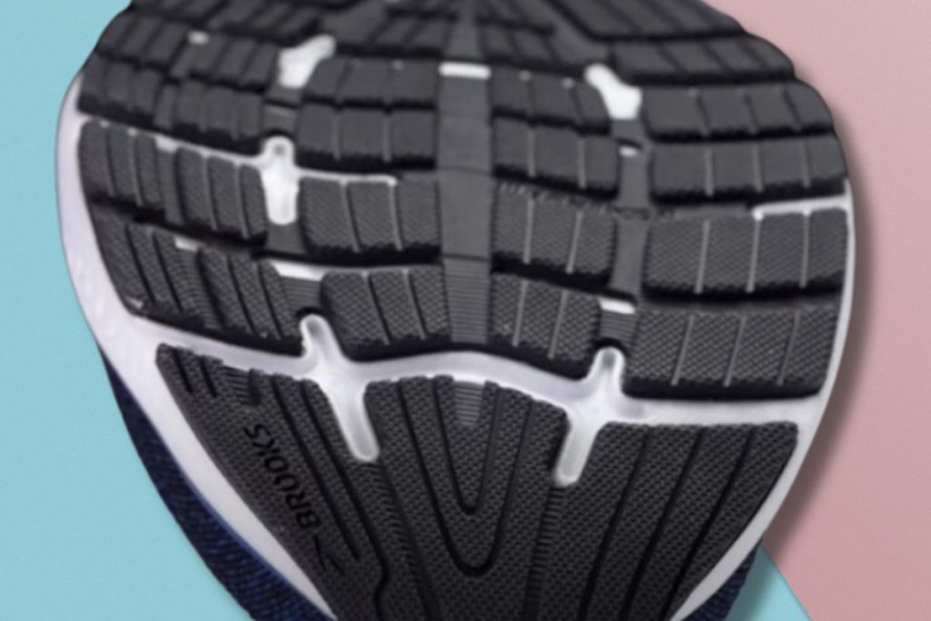 new features on the Brooks Ghost 16 running shoe