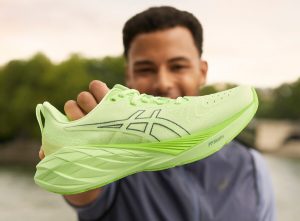 nya Asics Novablast 4 löparskor
