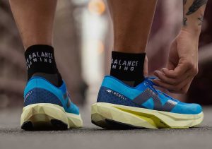 Nya New Balance FuelCell Rebel V4