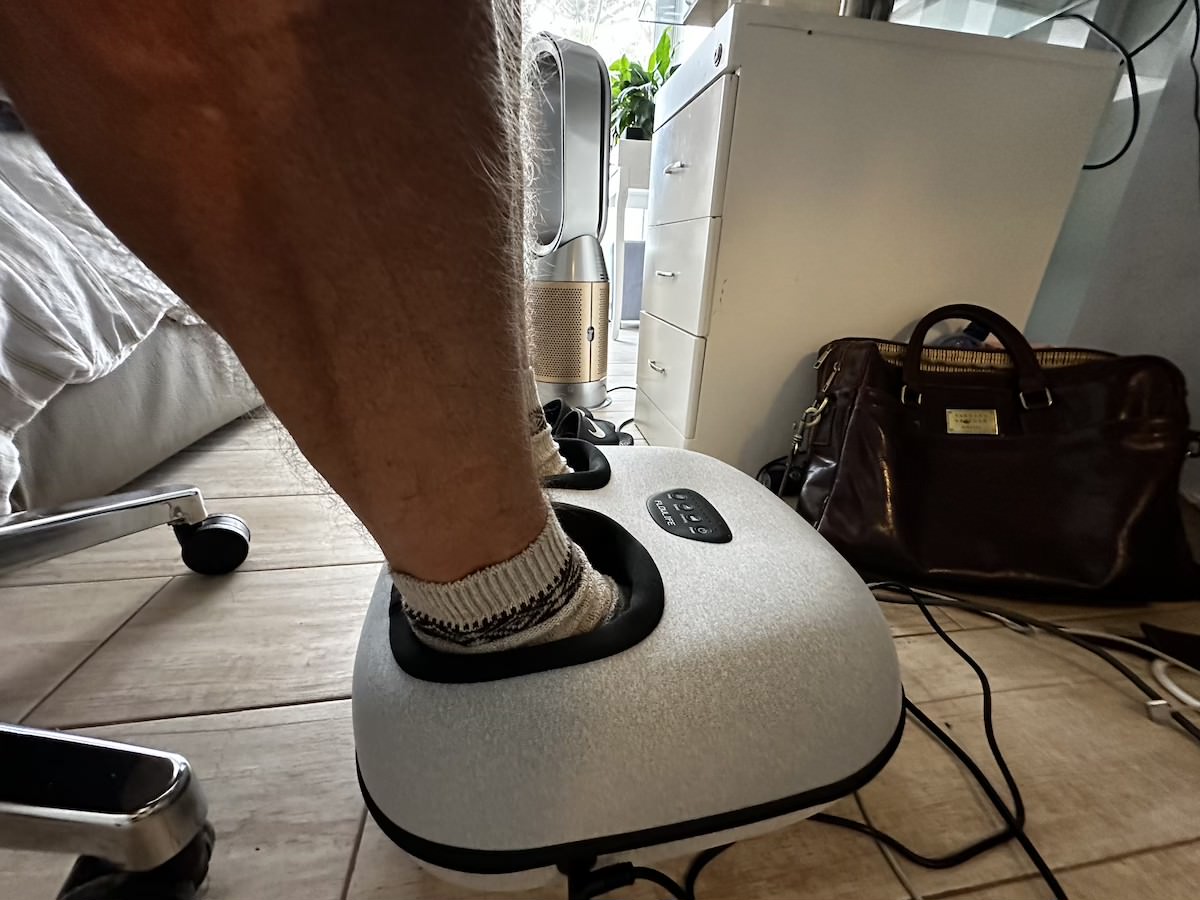 Nu är nya Flowfeet Heat ute på marknaden – En fantastik apparat för trötta fötter