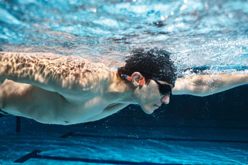 nya SHOKZ OpenSwim Pro hörlurar