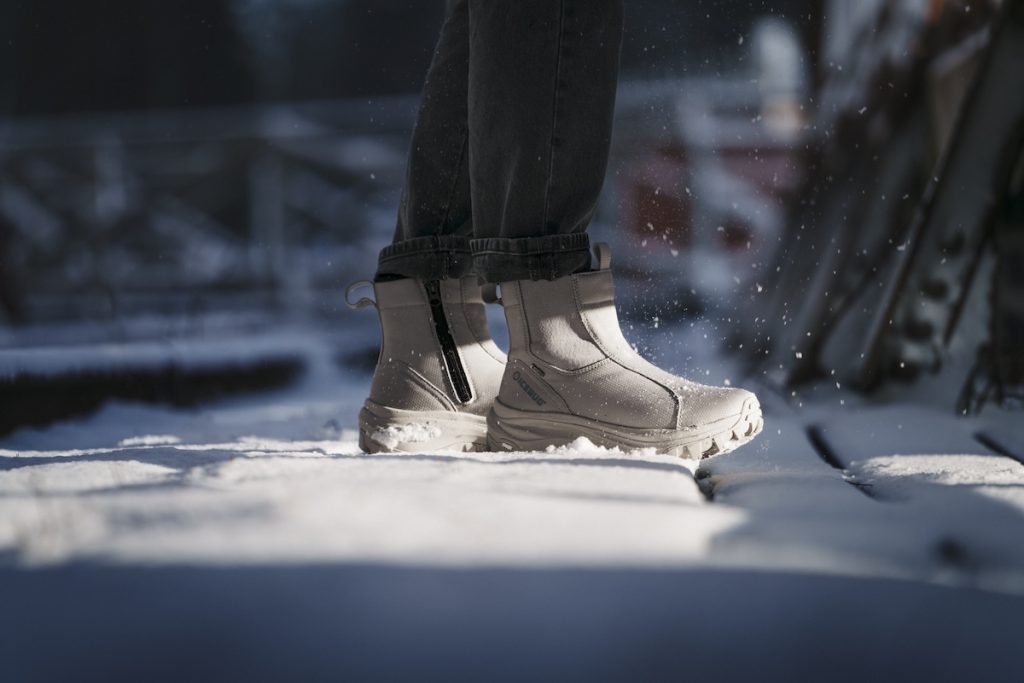 Närbild på skomodellen Icebug Vallda NT - Nordic Traction skomodell skor utan dubbar