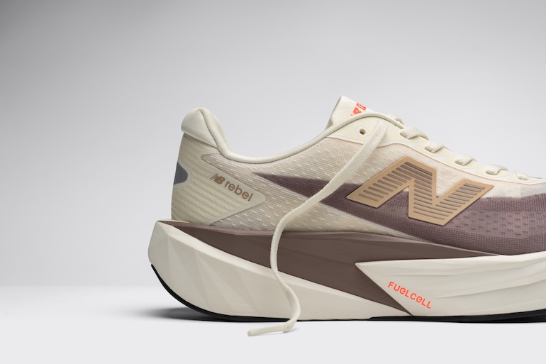 New Balance FuelCell Rebel V5 löparskor beige/brun