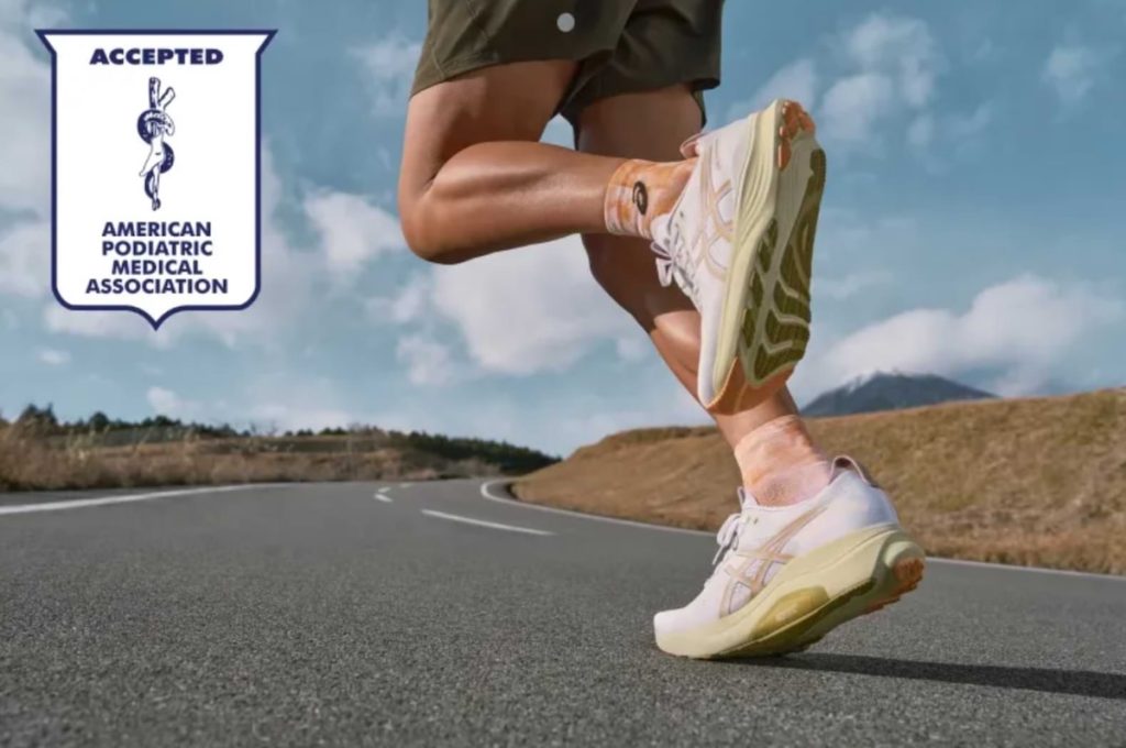 ASICS GEL-KAYANO 32 löparskor med sigill för APMA