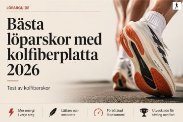 Featured image för artikeln Bästa löparskor med kolfiberplatta 2026 som visar en modern kolfibersko i löpmiljö samt texten Test av kolfiberskor. Bilden illustrerar superskor för maraton, tävling och snabb löpning med fokus på energiåtergivning och löpekonomi.