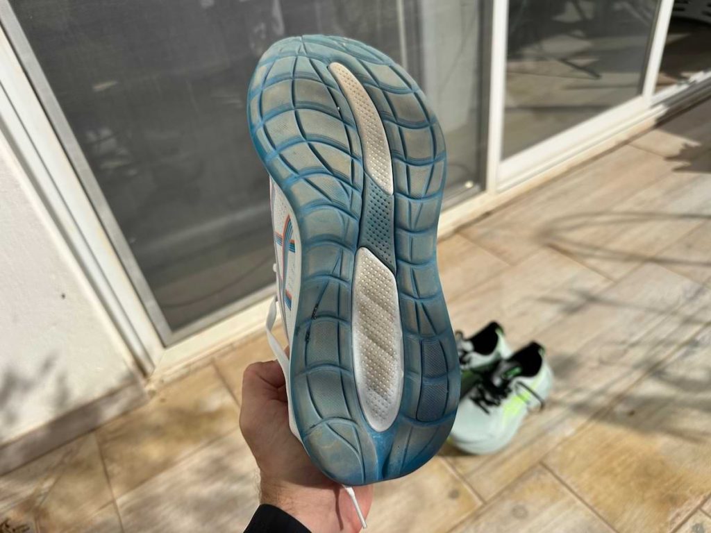 ASICS Gel-cumulus 28 yttersula