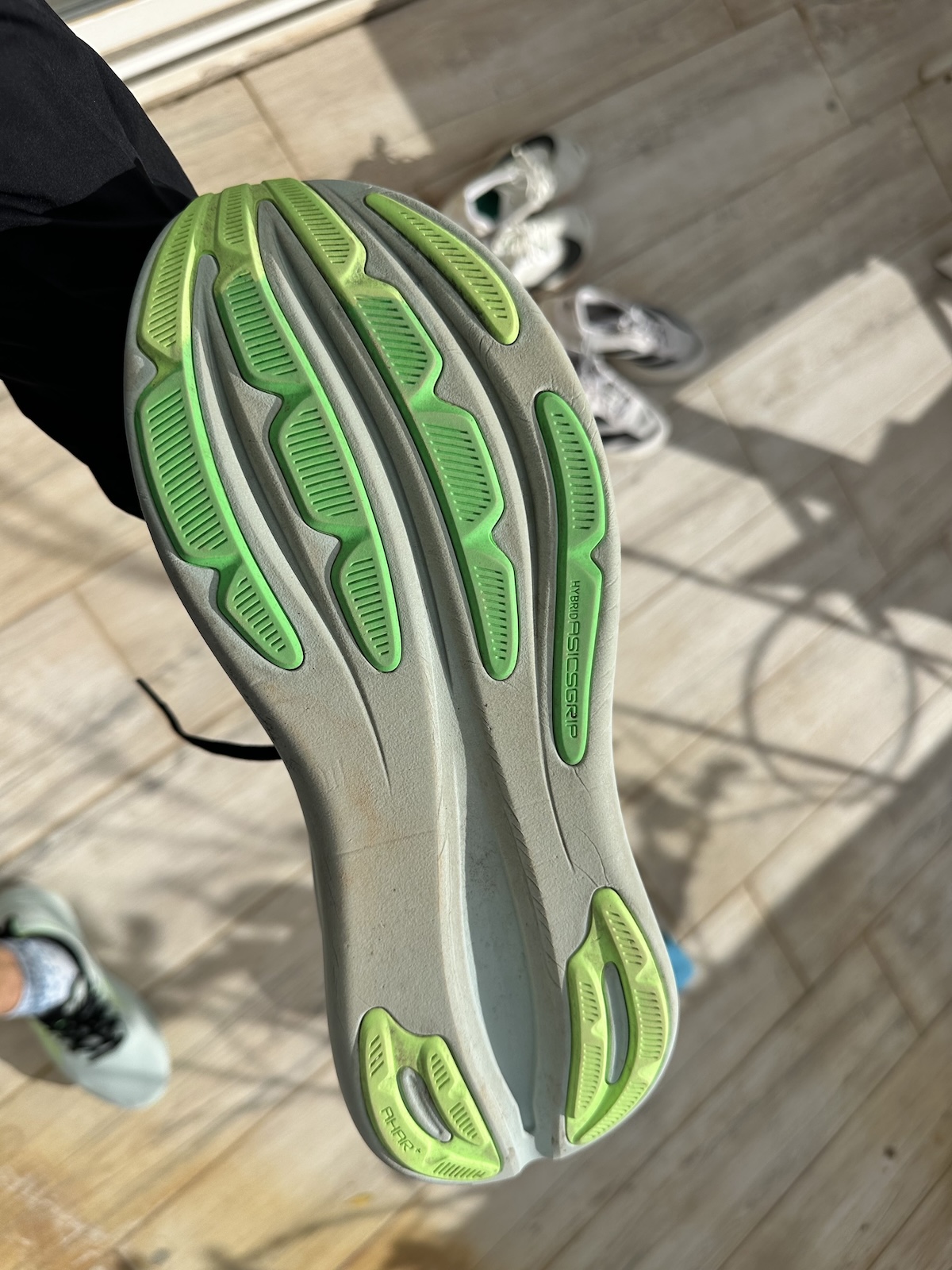 ASICS GEL-Nimbus 28 yttersula och grepp