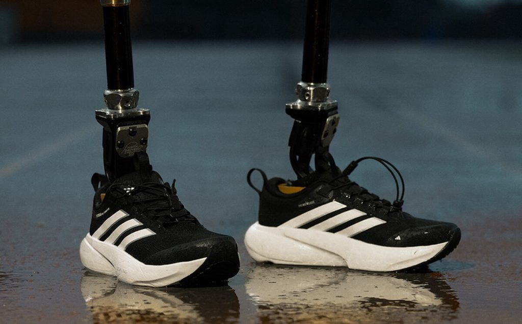 adidas Supernova Rise 3 Adaptive på löpare med proteser som visar inkluderande design och passform