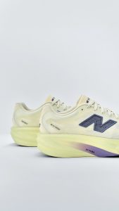 New Balance SC Rebel mellansula