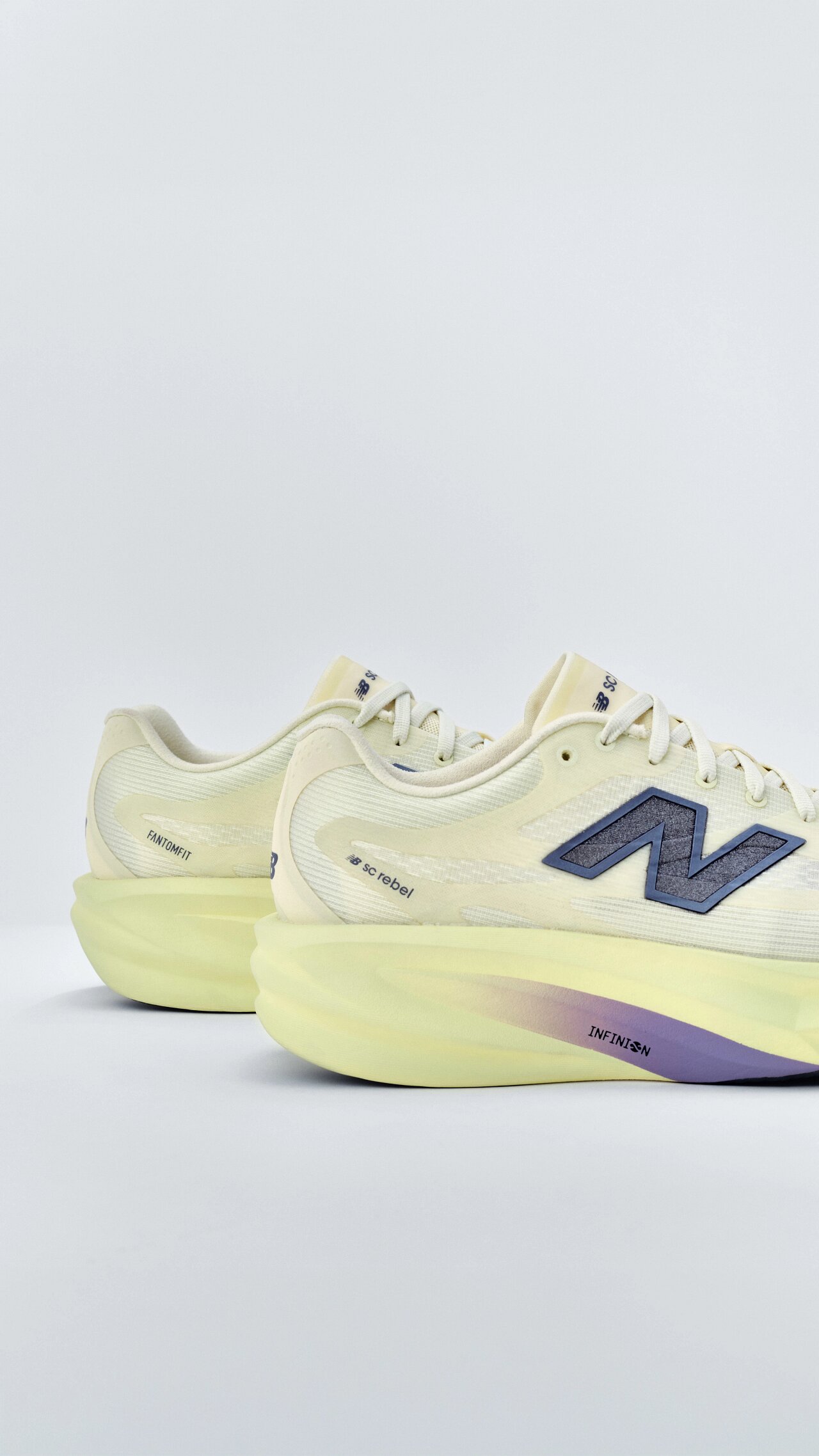 New Balance SC Rebel mellansula